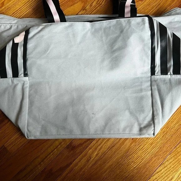 Victoria’s Secret bag - Picture 3 of 4